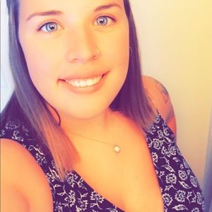 Meet your Posher, Alyssa